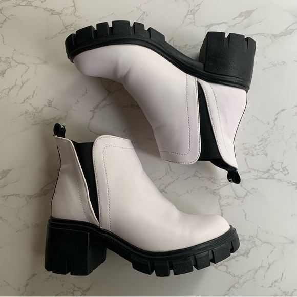 True Religion White Slip On Platform Heel Ankle Boots | Size 6.5 - Picture 2 of 7